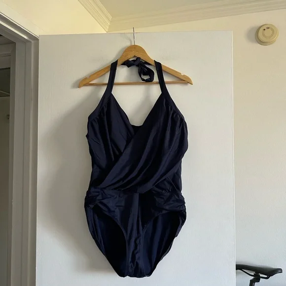 Athleta Navy Blue Wrap Halter Tie Slimming One Piece Swimsuit size 40 B/C EUC - Picture 5 of 12